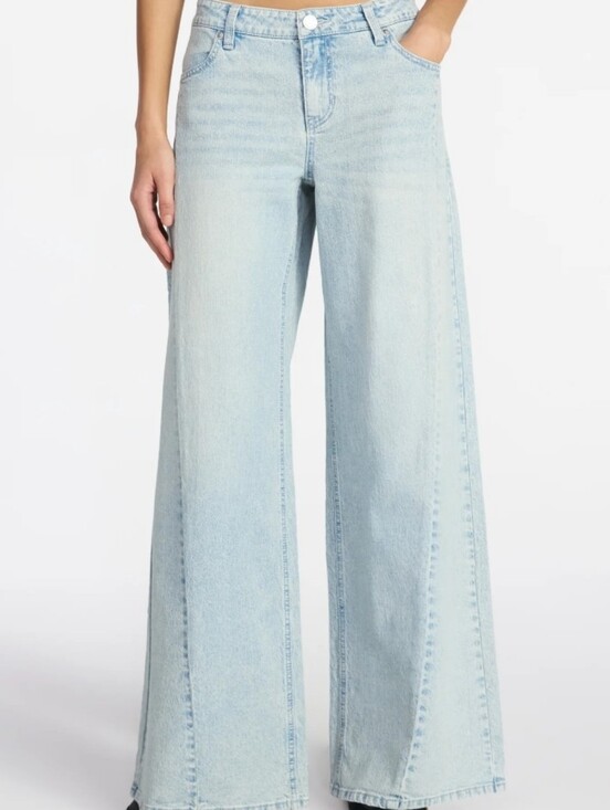 No Boundaries Denim - No Boundaries Light Blue Wide Leg Jeans